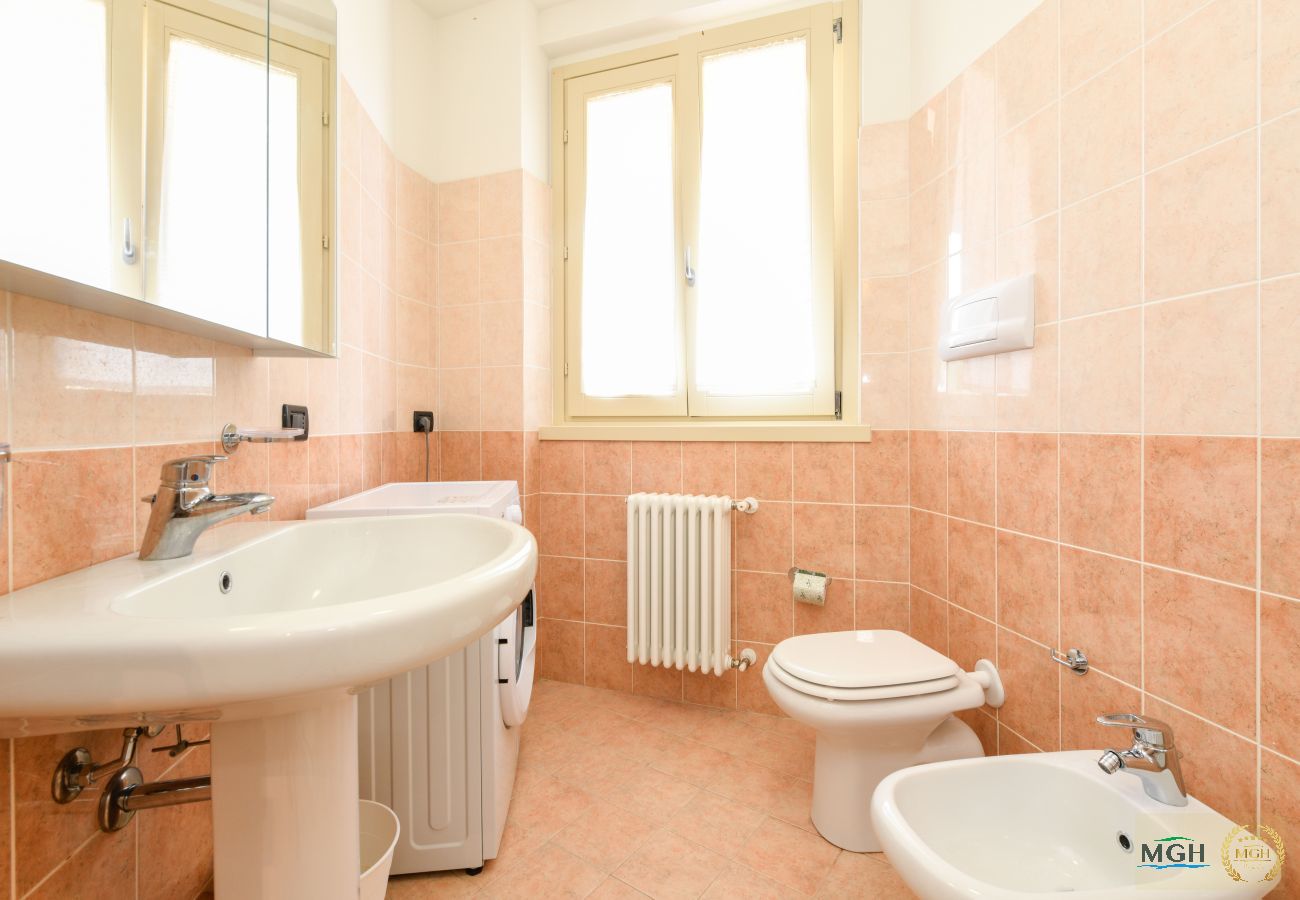 Ferienwohnung in Toscolano-Maderno - Palazzo Garda - Modern Lake Apartment 2