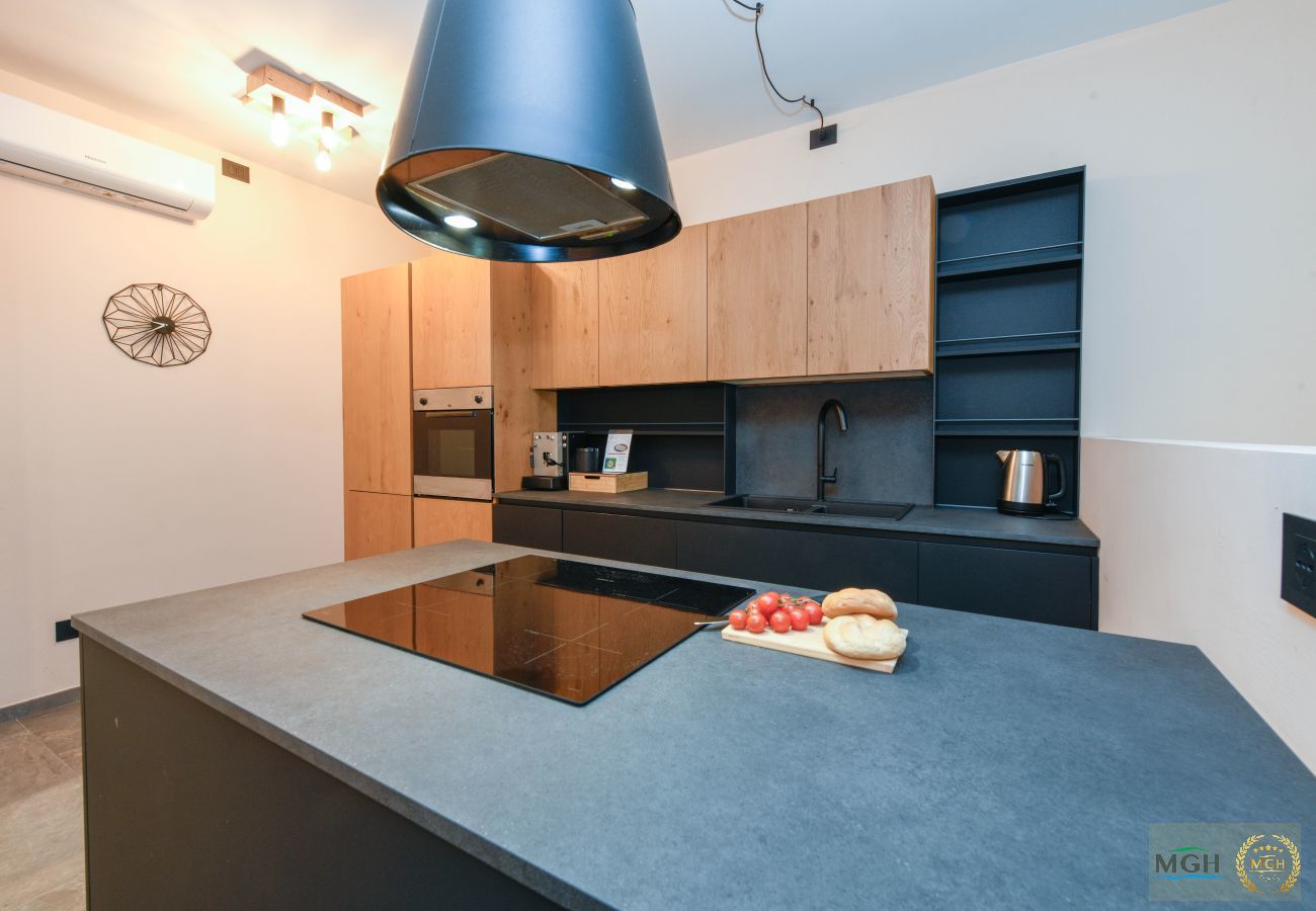 Ferienwohnung in Soiano - MGH Luxury- Romantic SPA & Relax