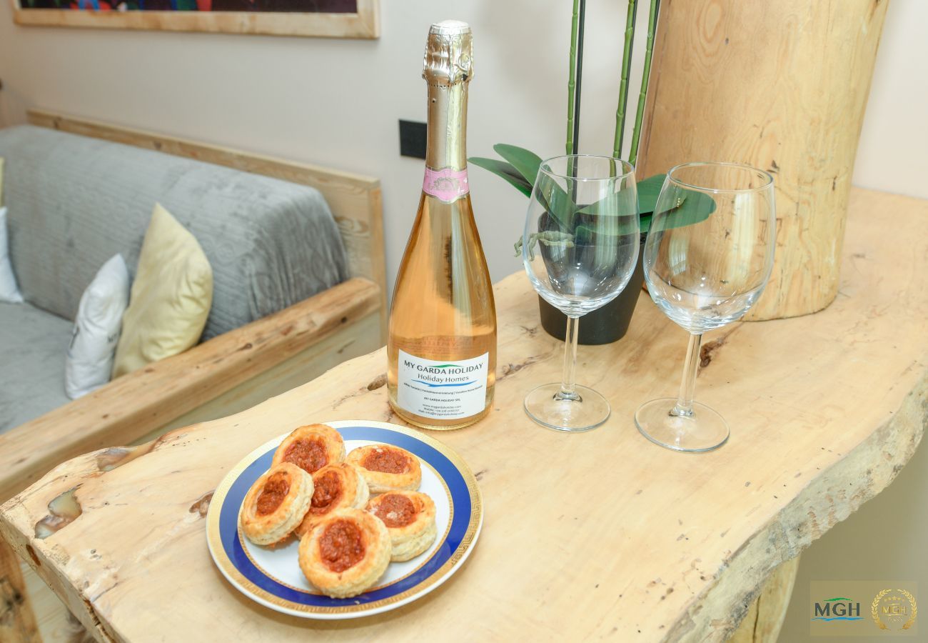 Ferienwohnung in Soiano - MGH Luxury- Romantic SPA & Relax