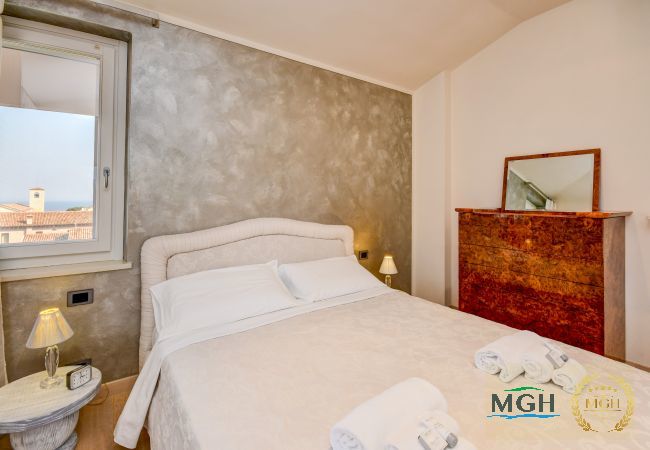 Apartment in Desenzano del Garda - MGH Luxury - Lake View Penthouse Desenzano Apartment in Desenzano del Garda - MGH Luxury - Lake View Penthouse Desenzano