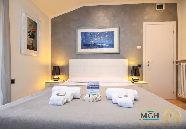 Apartment in Desenzano del Garda - MGH Luxury - Lake View Penthouse Desenzano Apartment in Desenzano del Garda - MGH Luxury - Lake View Penthouse Desenzano