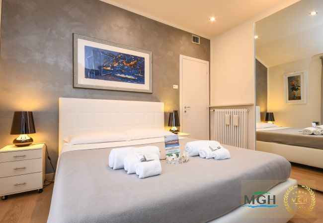 Apartment in Desenzano del Garda - MGH Luxury - Lake View Penthouse Desenzano Apartment in Desenzano del Garda - MGH Luxury - Lake View Penthouse Desenzano