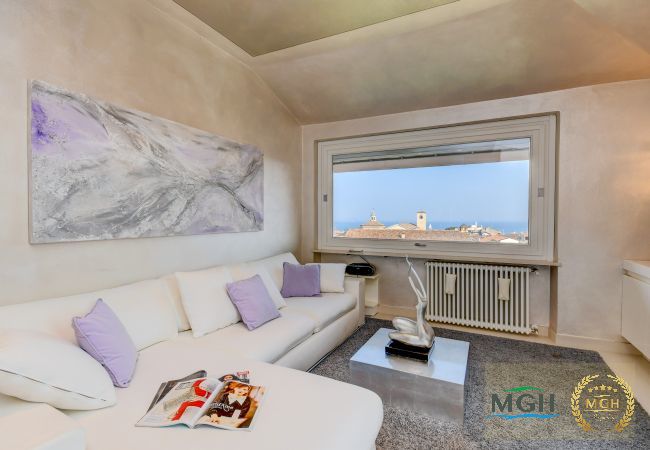 Apartment in Desenzano del Garda - MGH Luxury - Lake View Penthouse Desenzano Apartment in Desenzano del Garda - MGH Luxury - Lake View Penthouse Desenzano