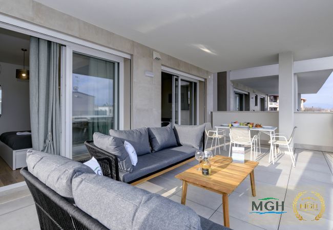 Apartment in Peschiera del Garda - Opalia Residence - Garda Lake Lifestyle Apartment