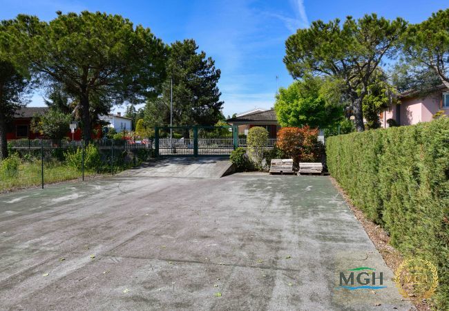 Apartment in Sirmione - Acquarius Resort Lake Front Sirmione - MGH 1 Apartment in Sirmione - Acquarius Resort Lake Front Sirmione - MGH 1