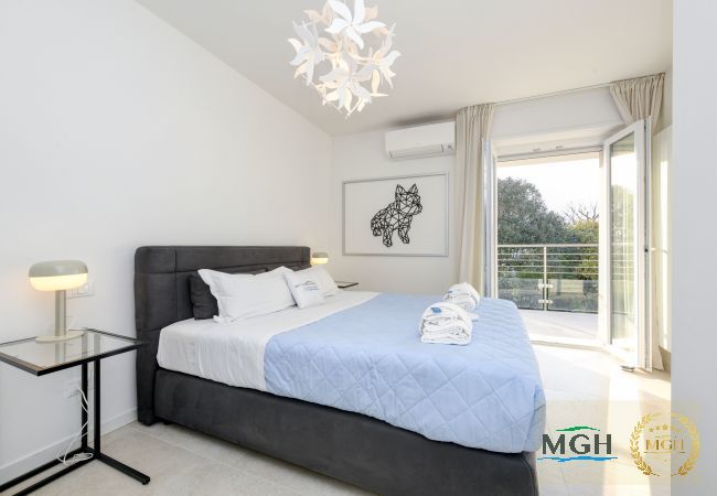 Apartment in Sirmione - MGH Family Stay - Costa D'Oro Superior Apartment Apartment in Sirmione - MGH Family Stay - Costa D'Oro Superior Apartment