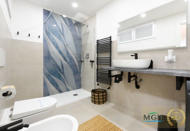 Apartment in Sirmione - MGH Family Stay - Costa D'Oro Superior Apartment Apartment in Sirmione - MGH Family Stay - Costa D'Oro Superior Apartment