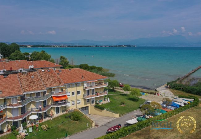 Apartment in Sirmione - MGH Family Stay - Costa D'Oro Superior Apartment Apartment in Sirmione - MGH Family Stay - Costa D'Oro Superior Apartment