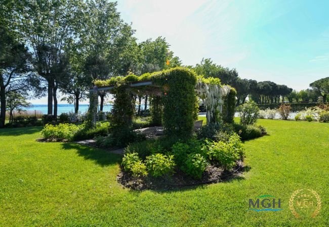 Apartment in Sirmione - MGH Family Stay - Acquarius Resort Lake Front Apartment in Sirmione - MGH Family Stay - Acquarius Resort Lake Front