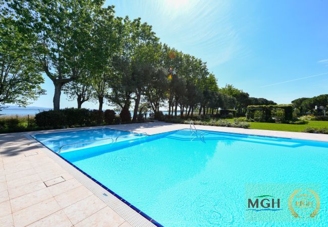 Apartment in Sirmione - MGH Family Stay - Acquarius Resort Lake Front Apartment in Sirmione - MGH Family Stay - Acquarius Resort Lake Front