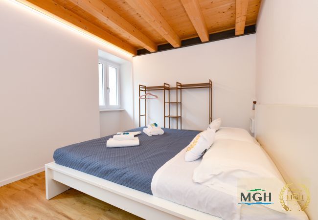 Apartment in Brenzone - Charm Lakefront Apartment Panorama MGH Apartment in Brenzone - Charm Lakefront Apartment Panorama MGH