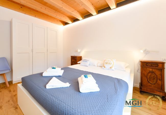 Apartment in Brenzone - Charm Lakefront Apartment Panorama MGH Apartment in Brenzone - Charm Lakefront Apartment Panorama MGH