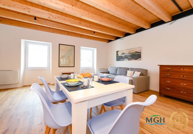 Apartment in Brenzone - Charm Lakefront Apartment Panorama MGH Apartment in Brenzone - Charm Lakefront Apartment Panorama MGH