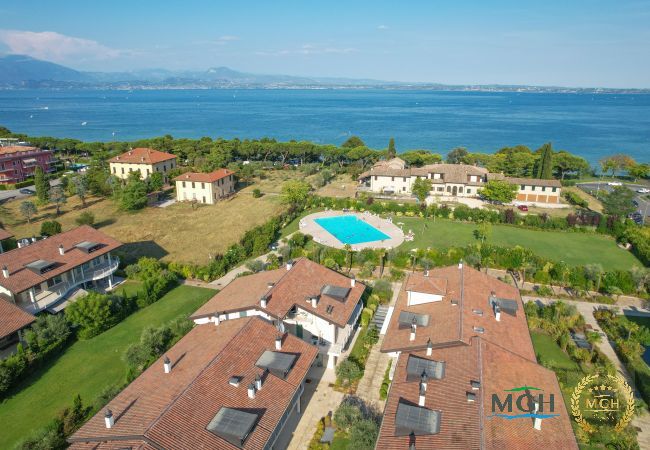 Apartment in Sirmione - Caesar Sirmione Luxury Apartment M14 Apartment in Sirmione - Caesar Sirmione Luxury Apartment M14