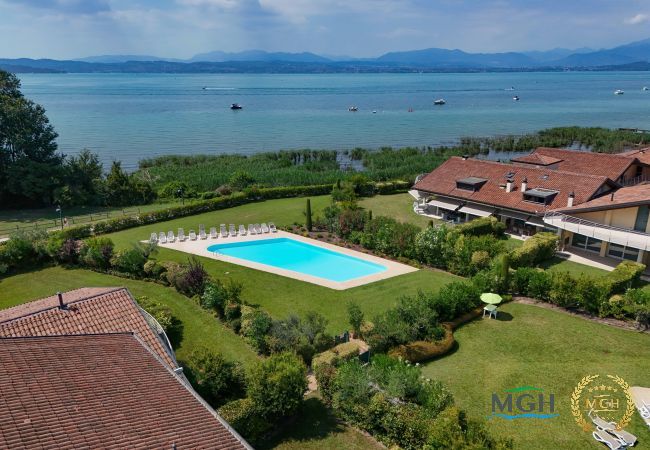 Apartment in Sirmione - Caesar Sirmione Luxury Apartment M14 Apartment in Sirmione - Caesar Sirmione Luxury Apartment M14