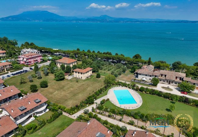 Apartment in Sirmione - Caesar Sirmione Luxury Apartment M14 Apartment in Sirmione - Caesar Sirmione Luxury Apartment M14