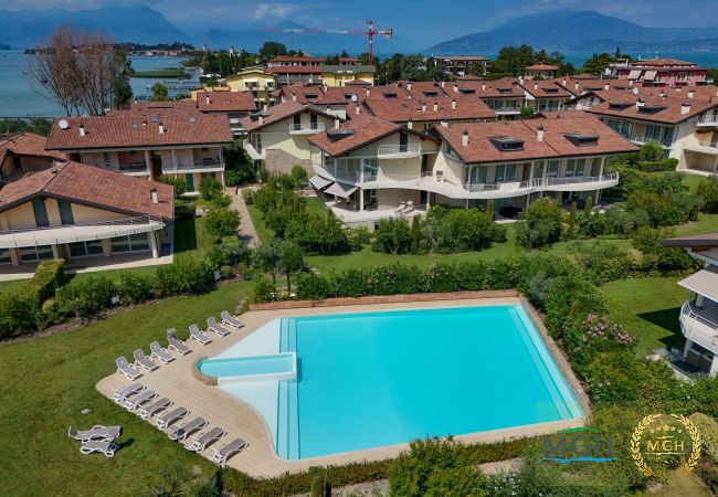 Apartment in Sirmione - Caesar Sirmione Luxury Apartment M14 Apartment in Sirmione - Caesar Sirmione Luxury Apartment M14