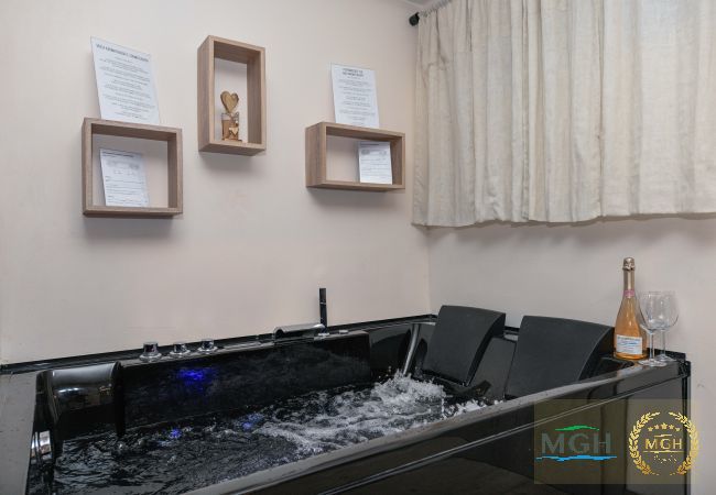 Apartment in Soiano - MGH Luxury- Romantic SPA & Relax