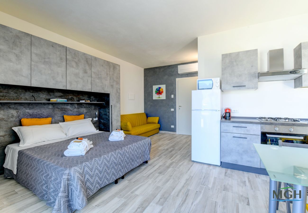 Apartment in Brenzone - Holiday Apartments Brenzone - Studio BALDO