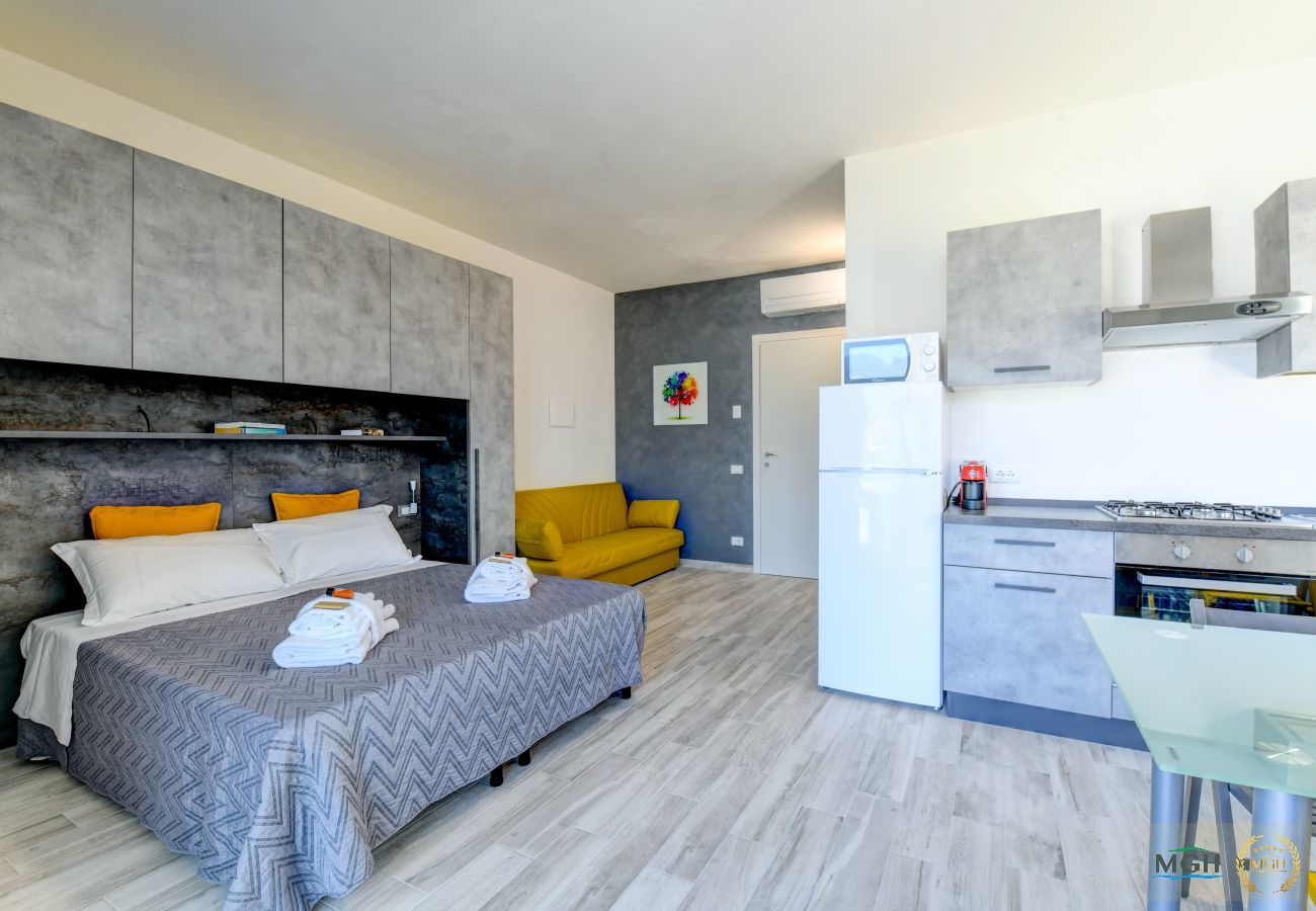 Apartment in Brenzone - Holiday Apartments Brenzone - Studio BALDO