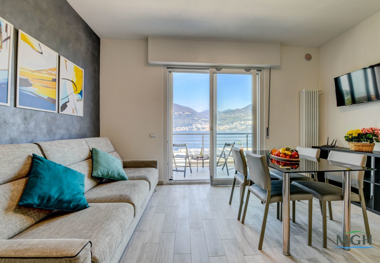 Apartment in Brenzone - Holiday Apartments Brenzone - Apartment SOLE