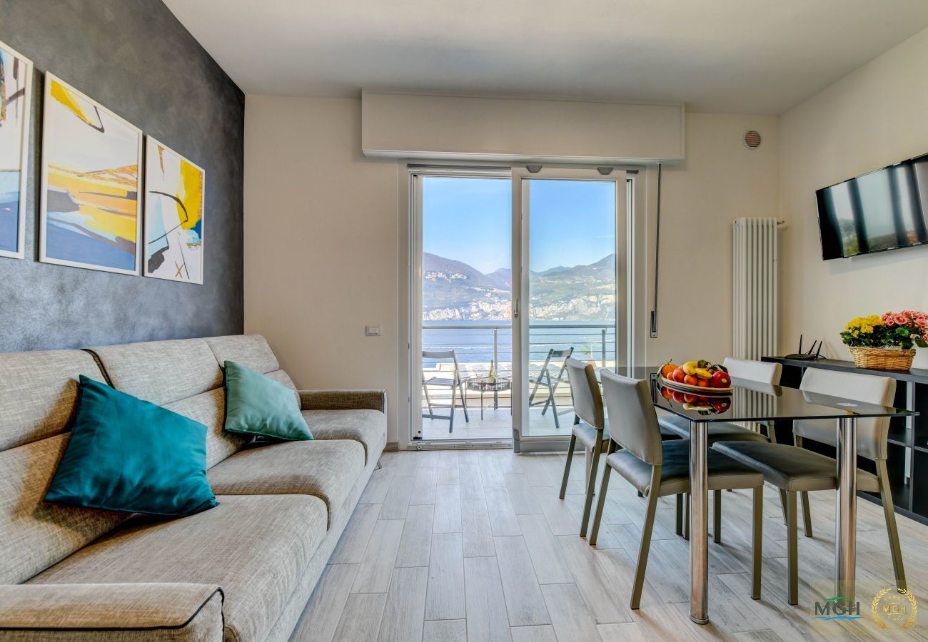 Apartment in Brenzone - Holiday Apartments Brenzone - Apartment SOLE