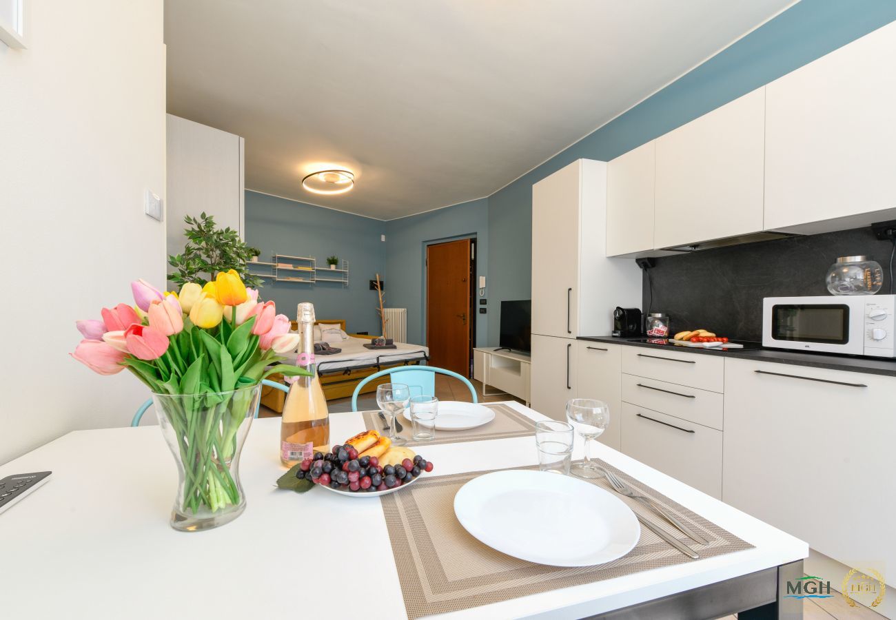 Apartment in Toscolano-Maderno - Palazzo Garda - City Studio 1