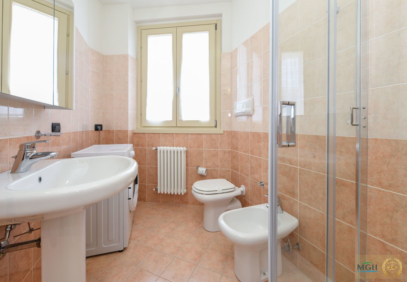 Apartment in Toscolano-Maderno - Palazzo Garda - Modern Lake Apartment 3
