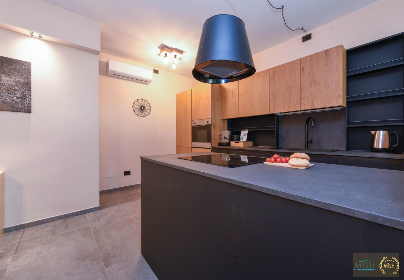 Apartment in Soiano - MGH Luxury- Romantic SPA & Relax