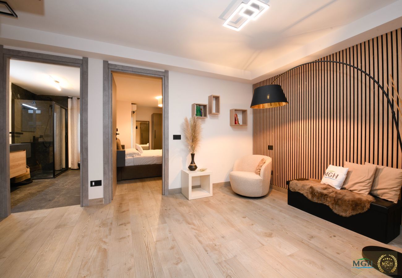 Apartment in Soiano - MGH Luxury- Romantic SPA & Relax