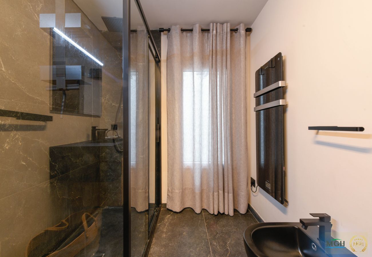 Apartment in Soiano - MGH Luxury- Romantic SPA & Relax