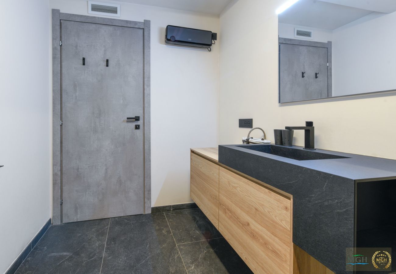 Apartment in Soiano - MGH Luxury- Romantic SPA & Relax