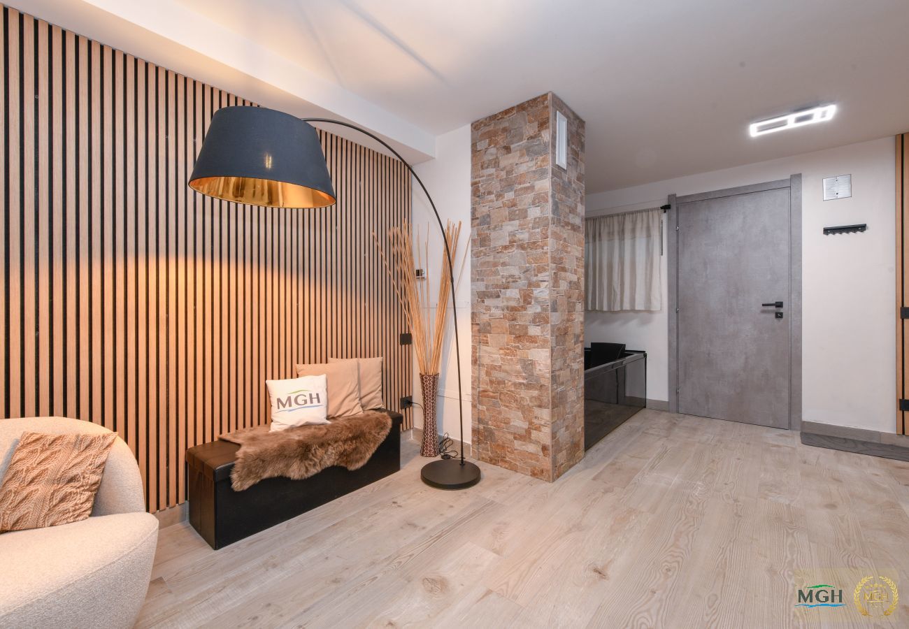 Apartment in Soiano - MGH Luxury- Romantic SPA & Relax