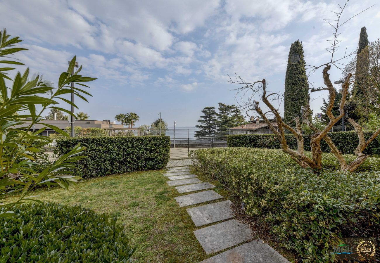 Apartment in Padenghe sul Garda - MGH- Lake Serenity Apartment