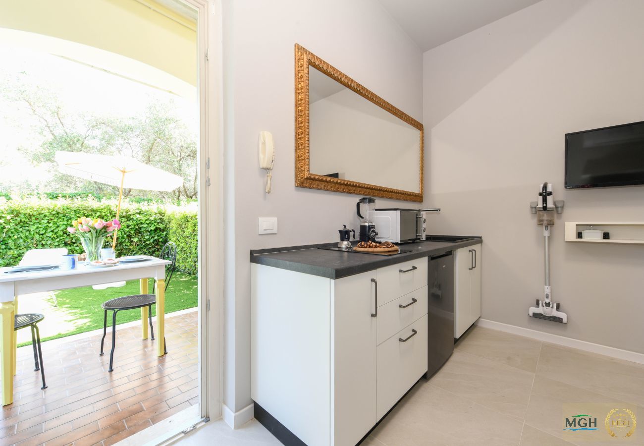 Apartment in Manerba del Garda - MGH- AMAI Small Holiday Cottage
