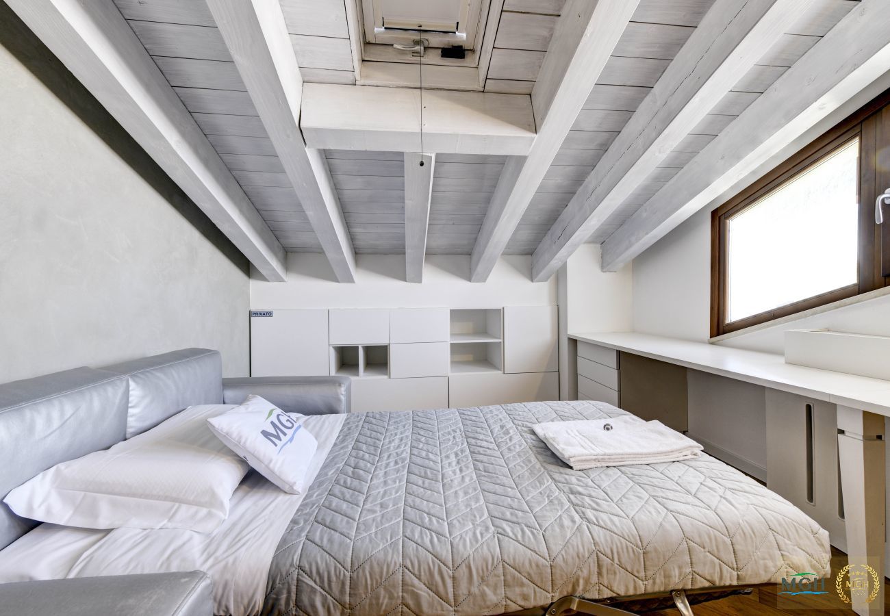 Chalet in Desenzano del Garda - MGH Luxury - Villa Amelie Private Pool & Spa