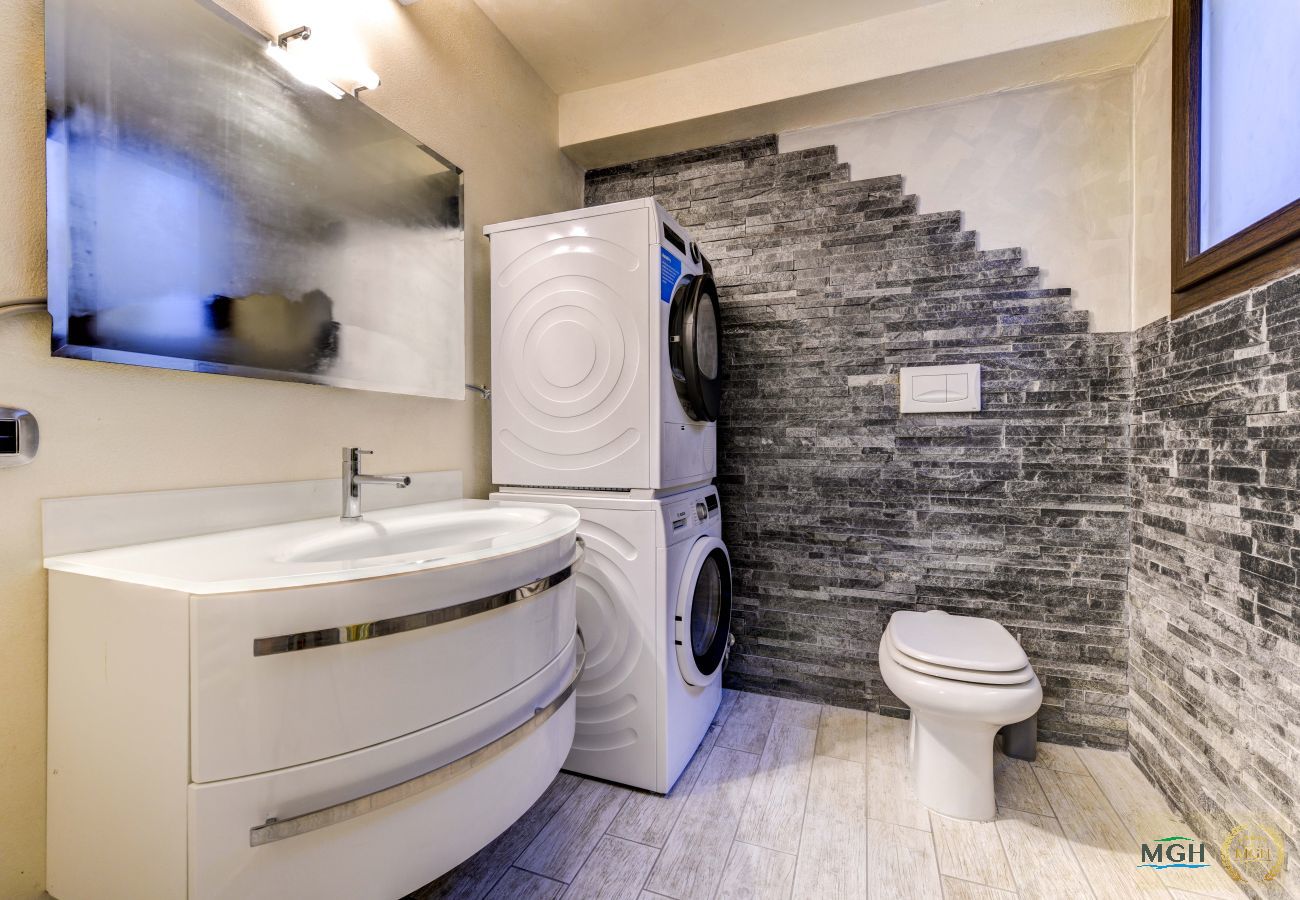 Chalet in Desenzano del Garda - MGH Luxury - Villa Amelie Private Pool & Spa