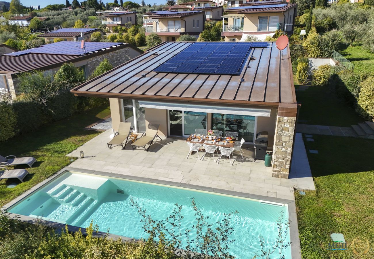 Villa in Moniga del Garda - MGH Luxury - Villa Belvedere