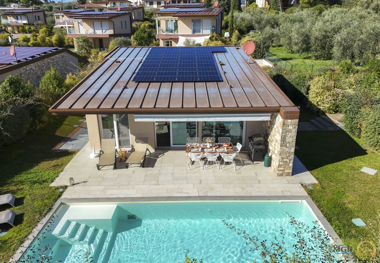 Villa in Moniga del Garda - MGH Luxury - Villa Belvedere