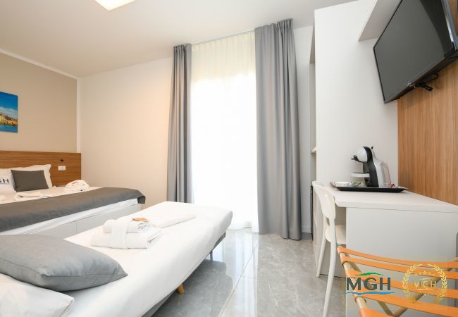 Aparthotel a Peschiera del Garda - Ranalli Palace - Double Room 9